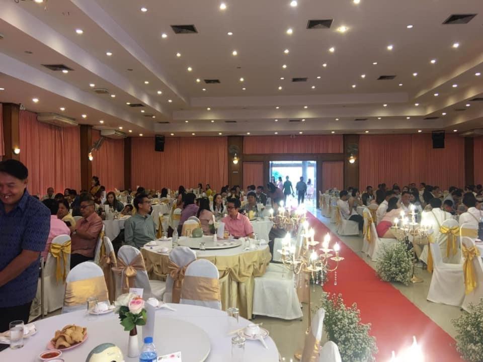 Kumphawapi Kp Hotel Udonthani מראה חיצוני תמונה