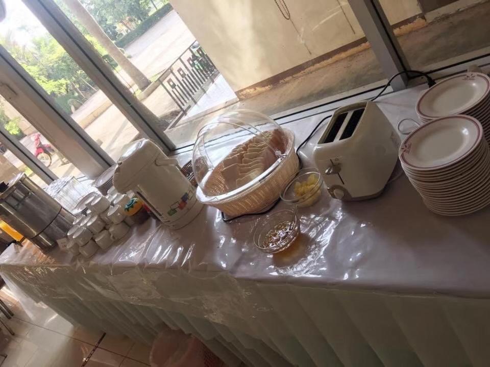 Kumphawapi Kp Hotel Udonthani מראה חיצוני תמונה