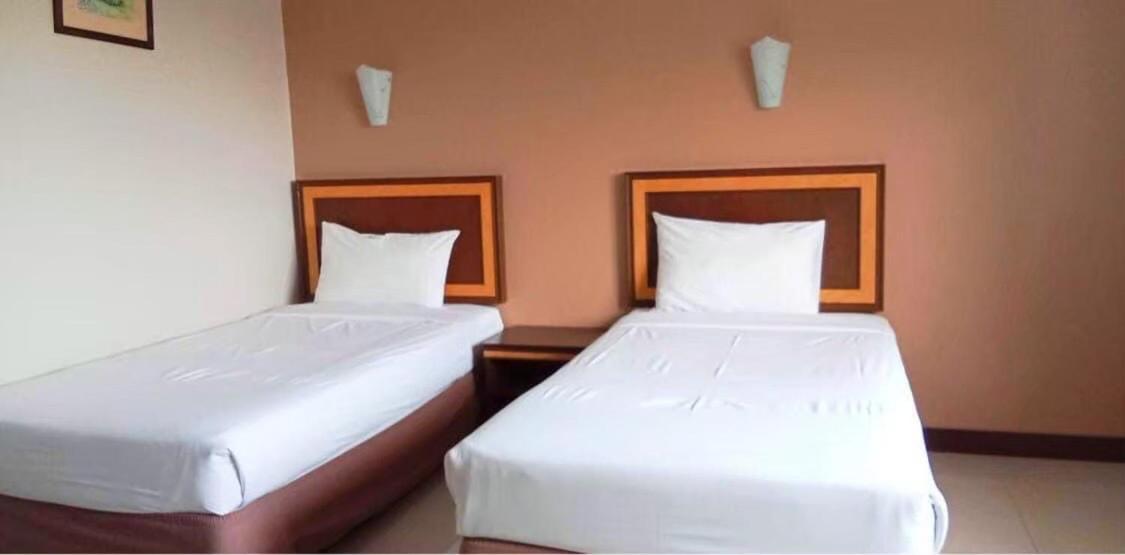 Kumphawapi Kp Hotel Udonthani מראה חיצוני תמונה