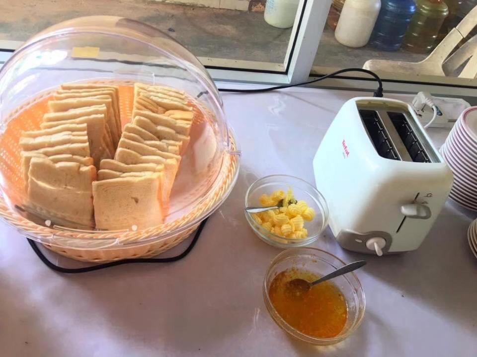 Kumphawapi Kp Hotel Udonthani מראה חיצוני תמונה