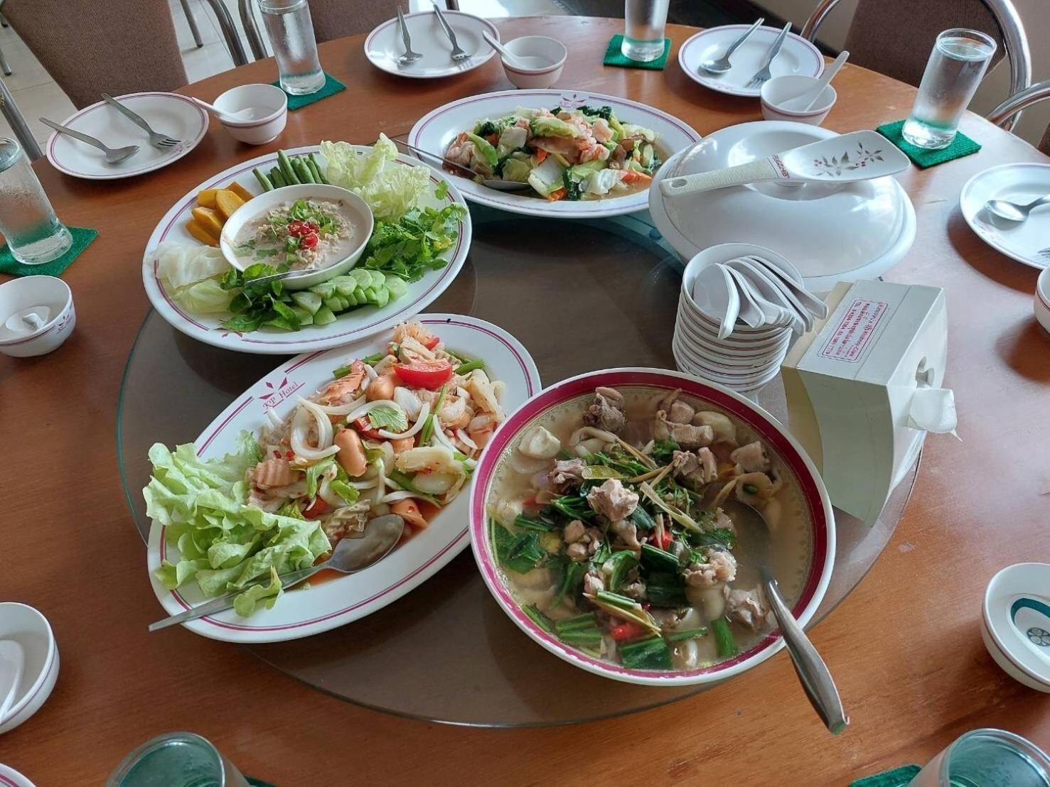 Kumphawapi Kp Hotel Udonthani מראה חיצוני תמונה