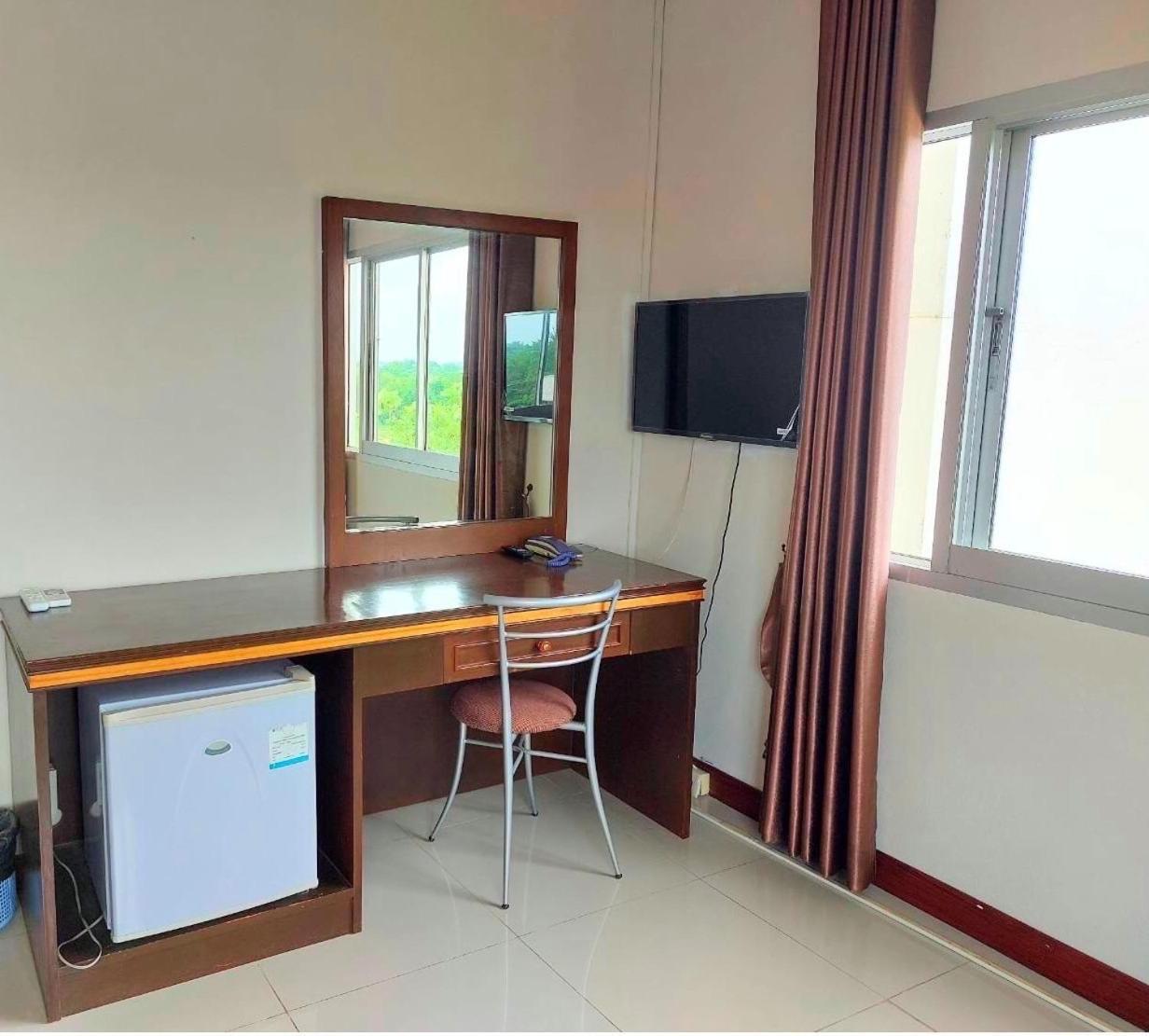 Kumphawapi Kp Hotel Udonthani מראה חיצוני תמונה
