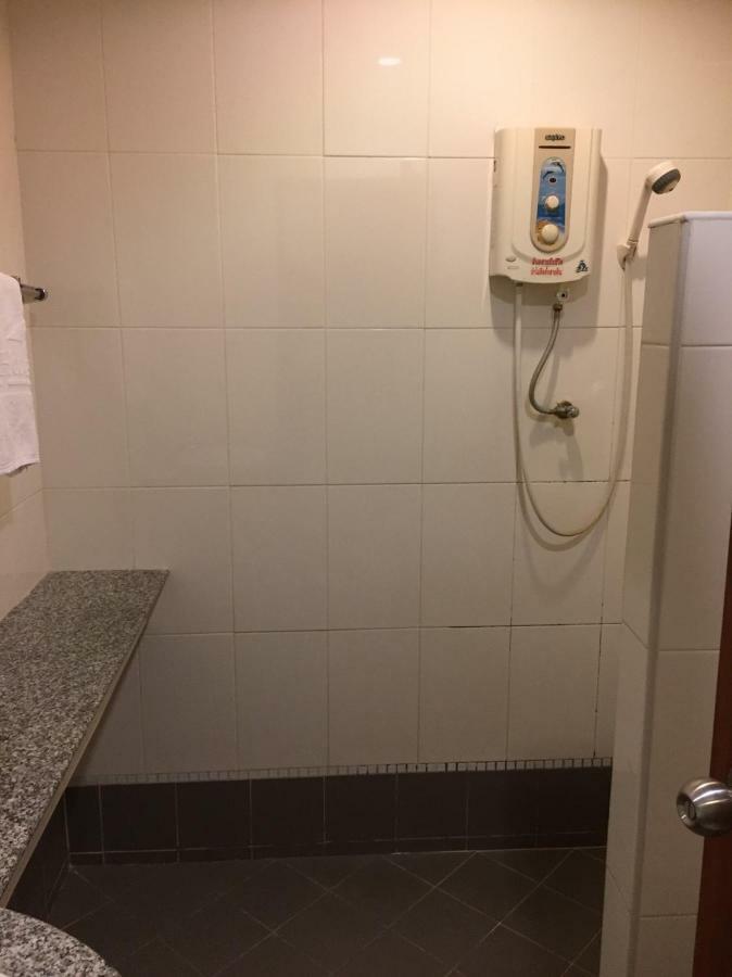 Kumphawapi Kp Hotel Udonthani מראה חיצוני תמונה